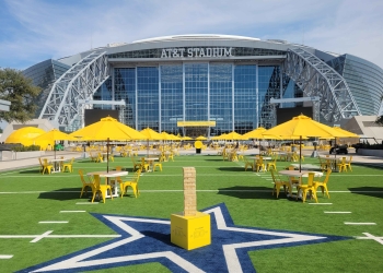 Live Screen Printing at Festivals: On-Demand Merchandise